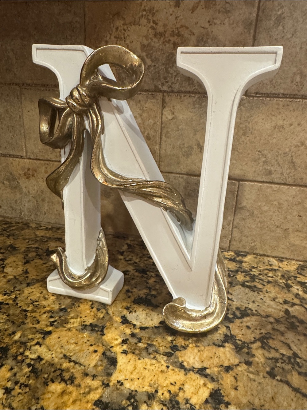 ‘N’ Bow Initial - Picture 5 of 7